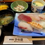 Hirata - 寿司定食＝880円
                        お店名物のランチ限定