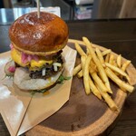 BOMBER BURGER - 