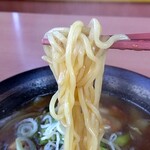 Kouraku En Saiwa Cho Ten - 麺リフト⤴️　カレースープを絡めて旨しლ(´ڡ`ლ)