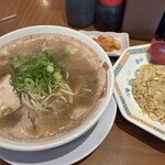 二両半 - 炒飯定食1,190円