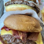 Shake Shack Minato Mirai - バーガー