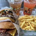 Shake Shack Minato Mirai - 全容