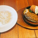 loulou - 気まぐれランチ  ¥980  玉ねぎソースのハンバーグとクリームコロッケ  ごはん少なめ