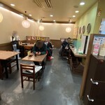 信濃屋 - お店の内観