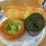 スワンベーカリー -  空豆ベーコン、西尾の抹茶マフィン、マルボチーズフランス