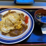 Nadai Fuji Soba Ikebukuro Nishiguchi Ten - カレーかつ丼には、蕎麦つゆ補正のスープが付く