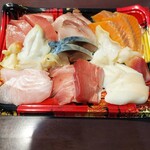 魚楽小川水産 - 2,000円の刺身盛り合わせ