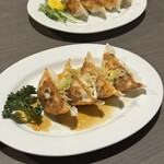 餃子食べ放題専門店 新宿無限餃子 - 