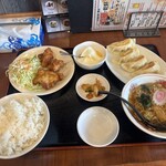 袁記 - 料理写真:餃子定食935円