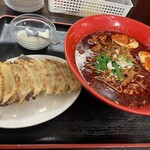 Minmin Hamamatsucho Ten - 麻辣麺 焼餃子セット…