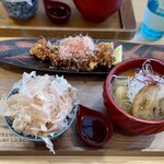 Kezuribushi Honpo Isewa - かつおぶしTKGとおだしのから揚げ定食