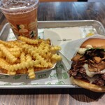 Shake Shack Minato Mirai - マイタケバーガー