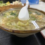 食堂よしかわ - 特大カツ定食のスープ