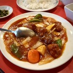 福寿宴中国料理店 - 唐揚げ（お肉）の感じ、かなりの好みです！