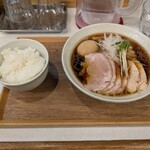 RAMEN TSUKEMEN YAMATO - 料理写真:特製鶏醤油らぁ麺（1350円）ライス（200円）