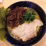 Yokohama Iekei Ramen Gin'ya Minato Mirai Ten - 銀家ラーメン並盛＋のり･きくらげ増し