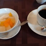 四川料理 桃源郷 - おすすめランチセット（杏仁豆腐とコーヒー）