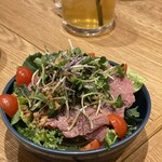 GOOD GOOD MEAT - みつば放牧牧草牛のローストビーフサラダ