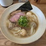 DURAMENTEI - 料理写真:肉・海老ワンタン麺　白