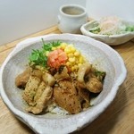 Yuboku Minzoku - アルバータポークの甘辛豚丼