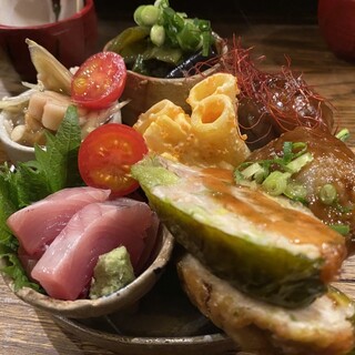 おばんざい あんこ - 料理写真:盛り合わせ。右奥のお手製ミートボールがデカい