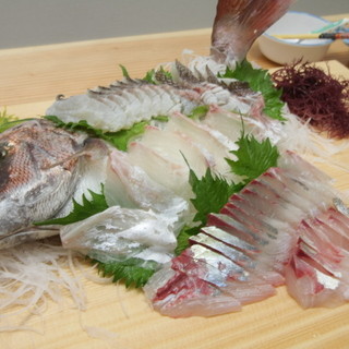 Cook fresh live wild fish on the spot!