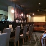 真打 穂俵 - 店内は、薄暗く、落ち着いた居酒屋風