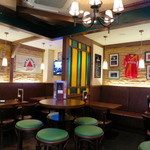 IRISH PUB CELTS Naeki 4 Chome Ten - 温かいアイリッシュパブの空間