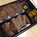 Gyutan Kanezaki Daimaru Tokyo Ten - 厚切牛たんステーキ 仙台味噌牛たん弁当（1,990円）