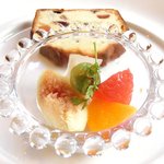 Restaurant A Coeur Joie - <'14/09/20撮影>ランチ 1545円 のパウンドケーキ フルーツ添え