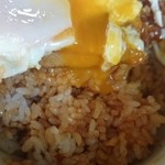 おかき屋　辰心 - 半熟玉子がご飯に染みるといい味に・・・。