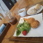 Mother's Cafe - 自家製ソースが美味しいカニクリームコロッケ♪
                        懐かしい味でした。