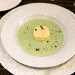 グランブルー - ほうれん草とジャガイモのスープエノキ茸ノフラン添え