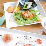 MIZU　cafe　cocco - 料理写真:一汁七菜のお昼ごはん