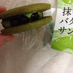 菓子工房 ワタナベ - 抹茶感たっぷりの抹茶バタークリームサンド