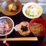 自宅ランチ　嬉し家 - 料理写真:季節によって変わるワンプレートとは別にこちらも出てきます。