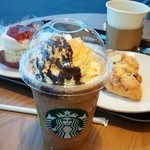 スターバックス コーヒー - ショートドリップコーヒー２８０円トールソイチョコレートオレンジュモカフラペチーノ５７０円ブルーベリークリームスコーン２３０円ストロベリー＆クッキーチーズケーキ４４０円