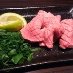 焼肉Dining 　権 - 極上厚切りタン 1500円