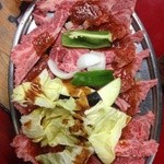 やき肉 新栄 - 特上ロース(¥1200)肉質抜群でしょ