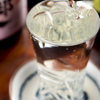 We offer carefully selected sake, wine, and shochu that go well with Yakitori (grilled chicken skewers).