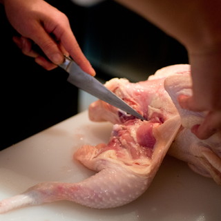 Every morning, we purchase extremely fresh birds directly from the farm and fillet them one by one.