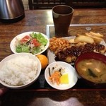 Kamon - とんかつ定食、凄いボリュームだ