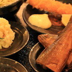 こぶしの里 - 彩彩定食の川魚煮付