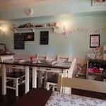 Organic & Gemstone Cafe Chien - アクセサリーや雑貨、ポストカードなどが販売されてます＊