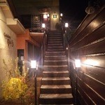 bAR Ito - この階段を上がった２階が店です