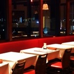 元祖 にんにくや - 夜景の見える店内