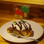 Osake to Gohan Sandal Kitchen - 旧：水曜日。バナナチョコカスタードパイ。