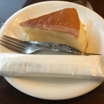 ABC - タオルがケーキと皿の上に同居しているのは、いかがなものか