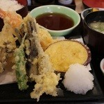 大黒屋 - 天ぷら定食 1296円。