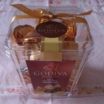 GODIVA - トリュフ ミルクヘーゼルナッツ５粒入り７５６円